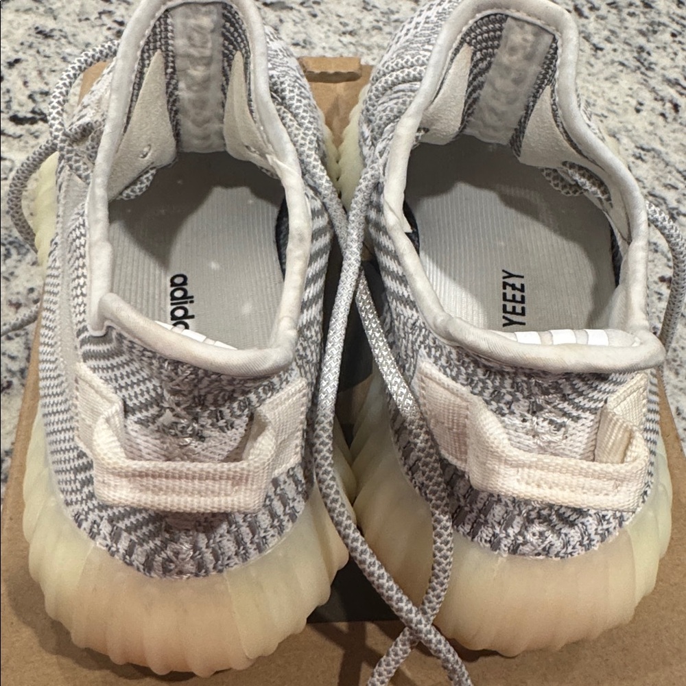 Yeezy Boost 350 V2 Static Gray and Cream Shoes - Picture 2 of 7